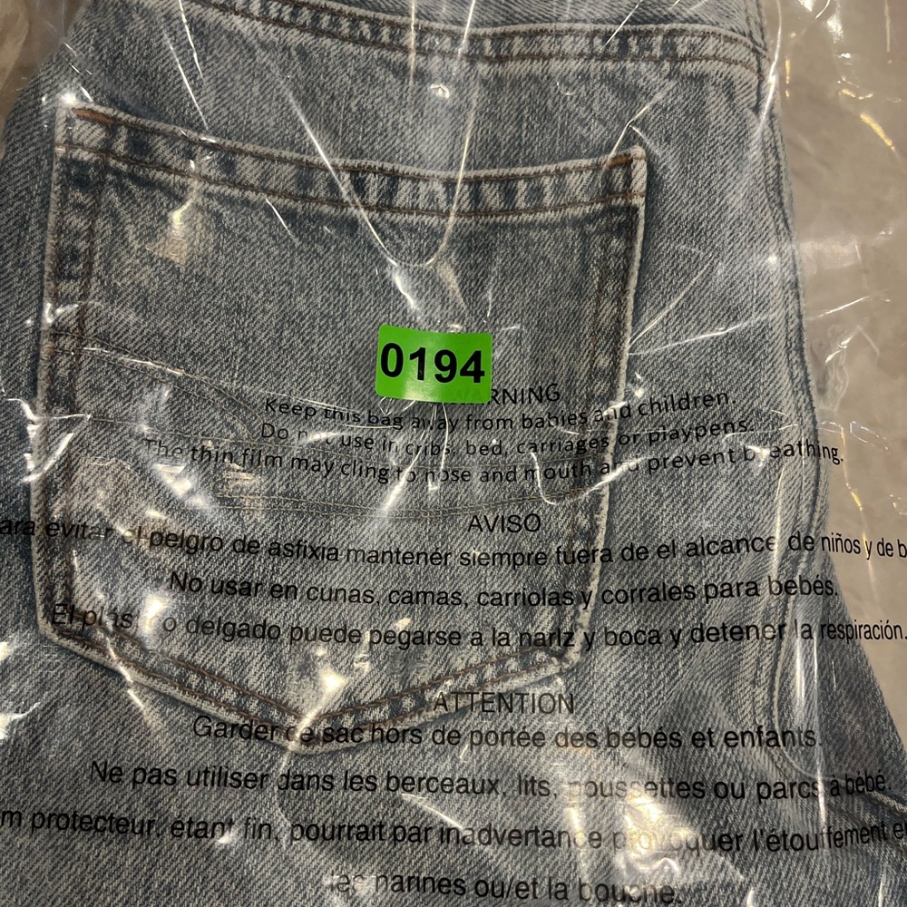 NEW American Eagle High Rise Mom Jeans Distressed Blown Out Blue 100% Cotton 2 - Picture 12 of 12